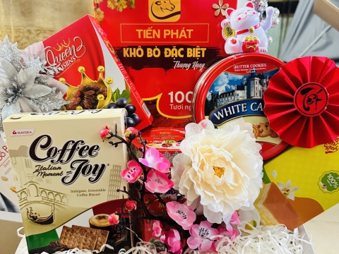Hộp Quà Tết Khô Bò Tiến Phát: Nét Đặc Sắc Tết Nguyên Đán